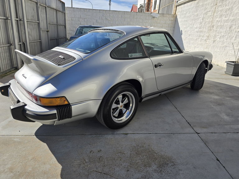 Porsche 911 Carrera (US)