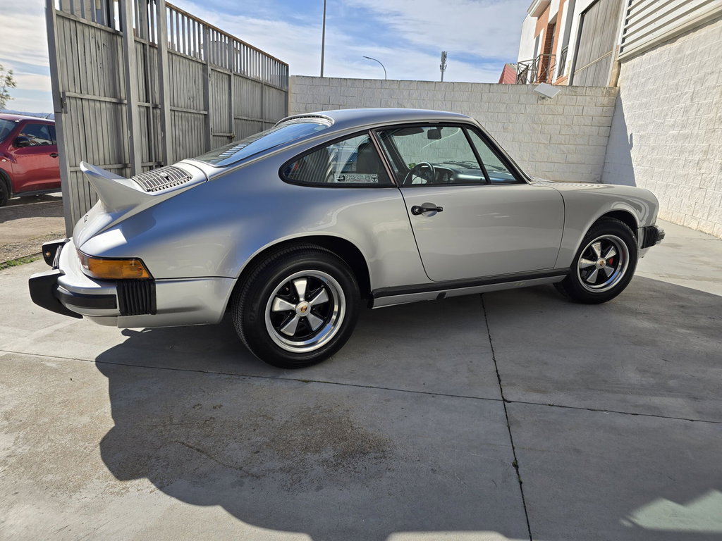 Porsche 911 Carrera (US)