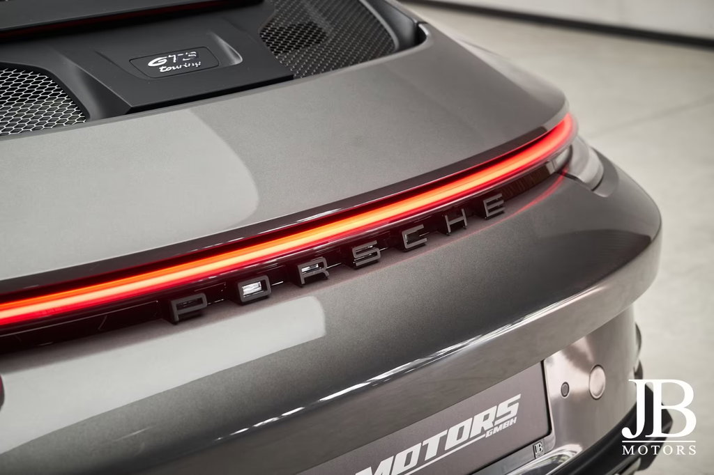 Porsche 992 GT3 Touring