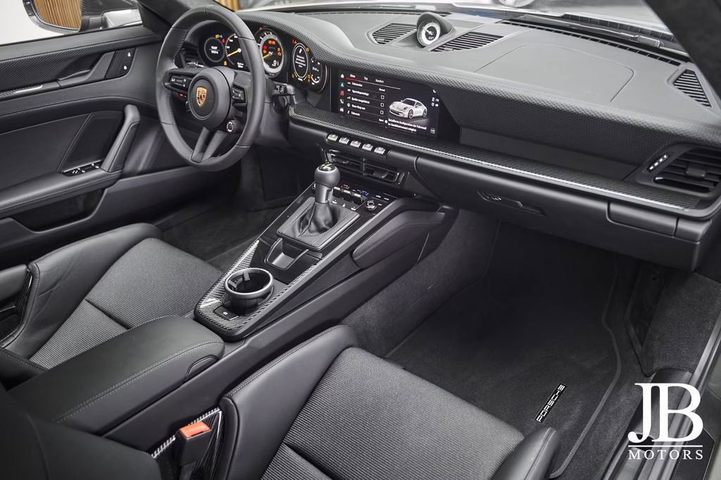 Porsche 992 GT3 Touring