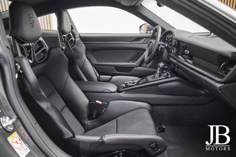 Porsche 992 GT3 Touring