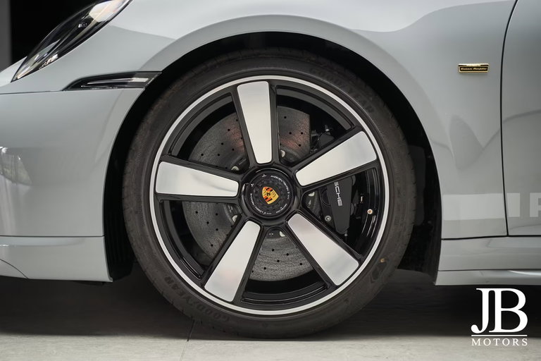 Porsche 992 Sport Classic