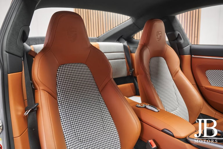 Porsche 992 Sport Classic