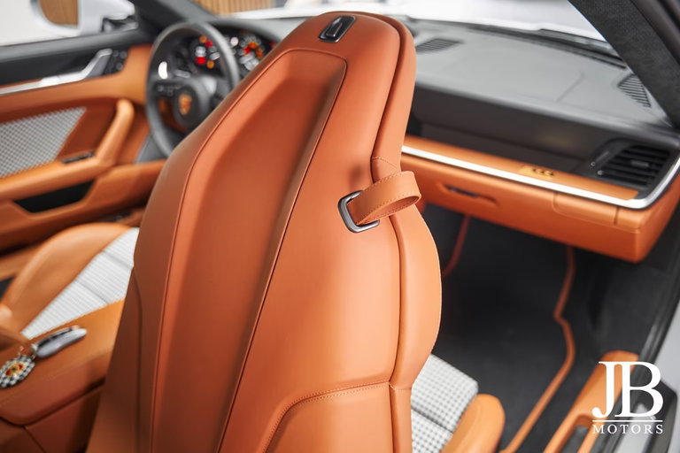 Porsche 992 Sport Classic