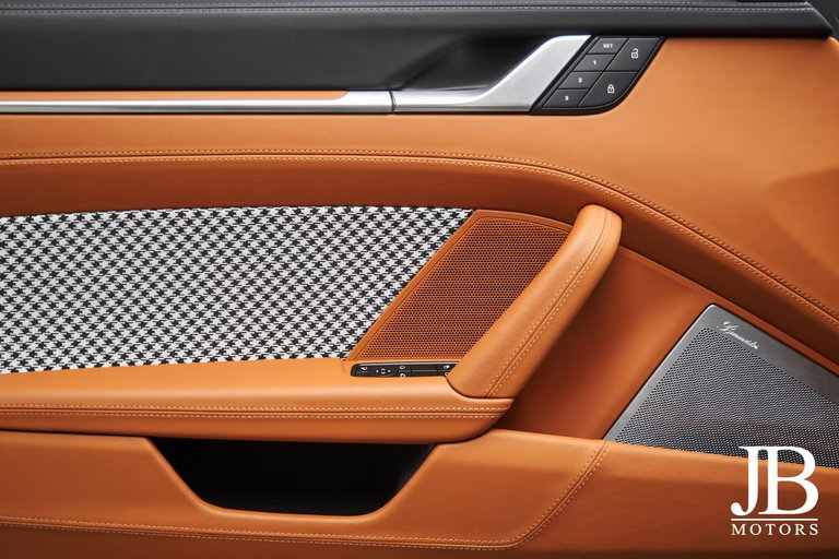 Porsche 992 Sport Classic