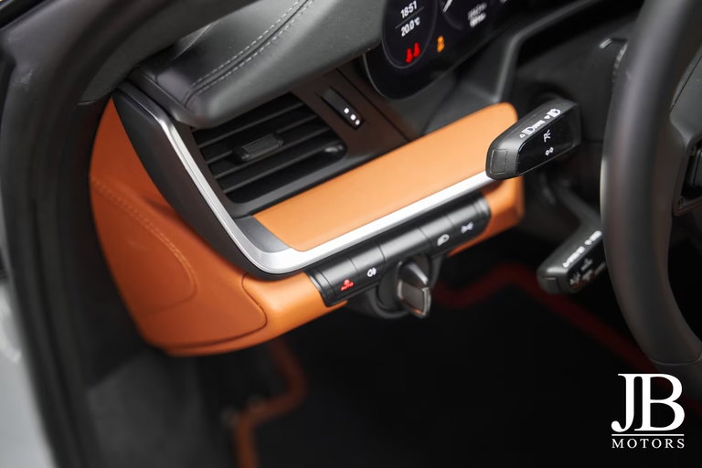 Porsche 992 Sport Classic