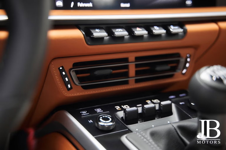 Porsche 992 Sport Classic