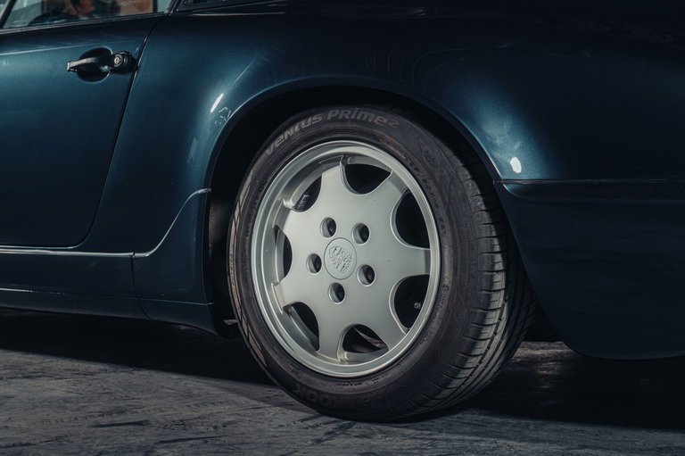 Porsche 964 Carrera 4