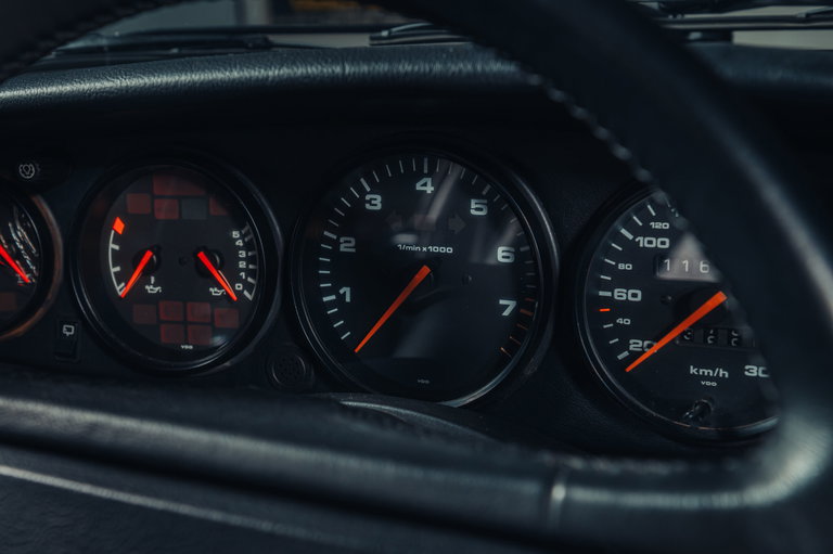 Porsche 964 Carrera 4