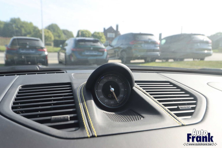 Porsche 992 GT3 Touring