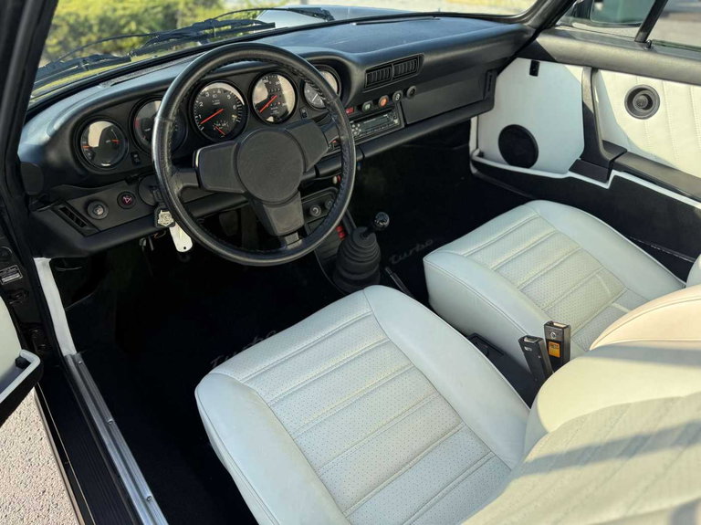 Porsche 911 Turbo 3.3