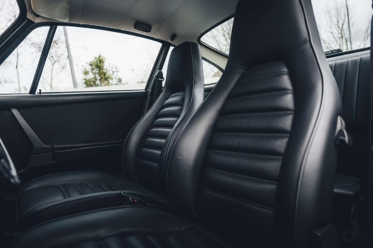 Porsche 911 Carrera 2.7