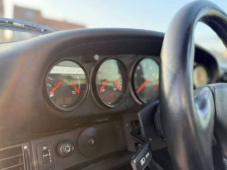 Porsche 964 Carrera 4