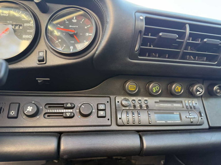 Porsche 964 Carrera 4