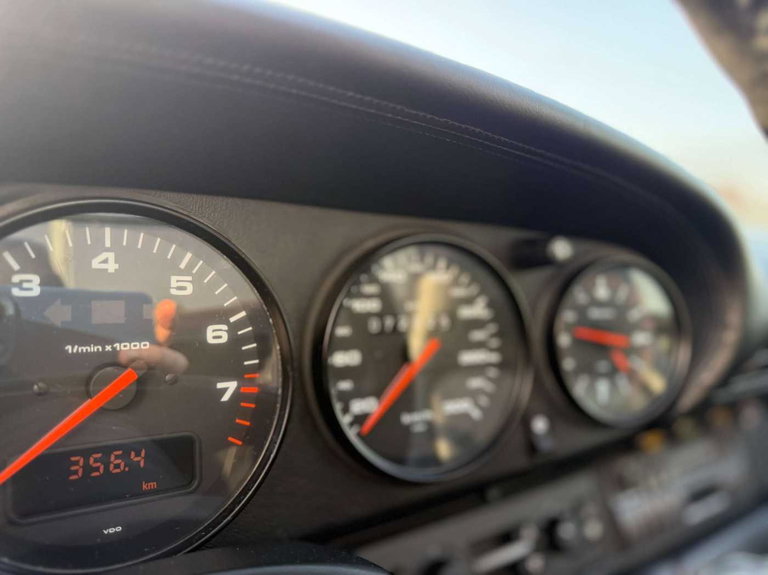 Porsche 964 Carrera 4