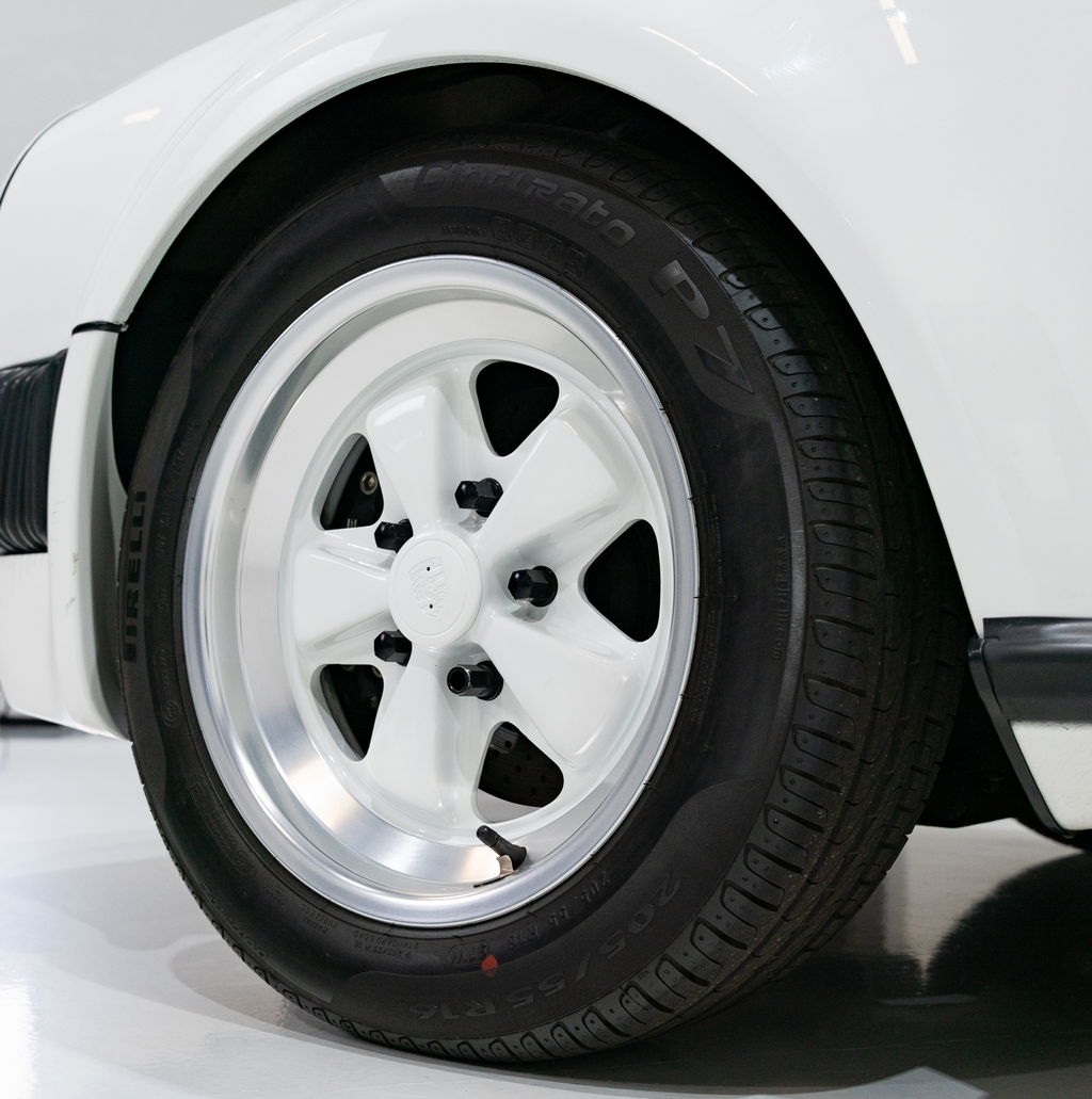 Porsche 911 Carrera 3.2 Speedster (US)