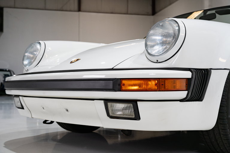 Porsche 911 Carrera 3.2 Speedster (US)