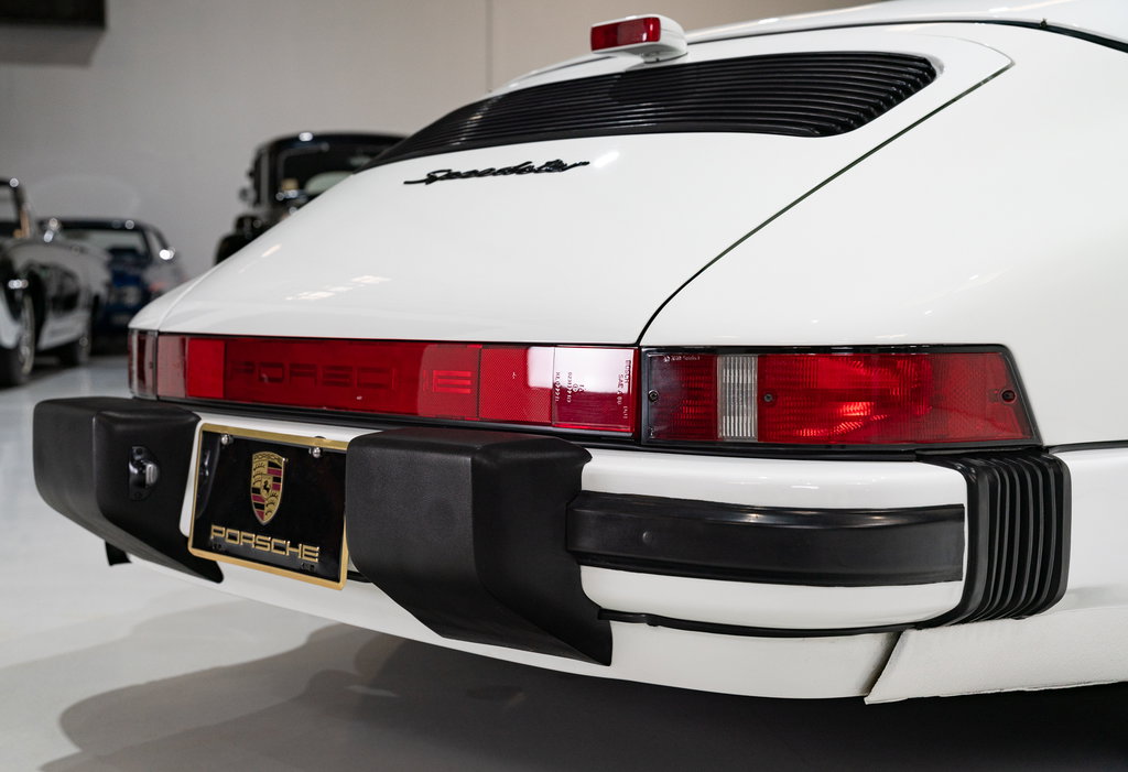 Porsche 911 Carrera 3.2 Speedster (US)