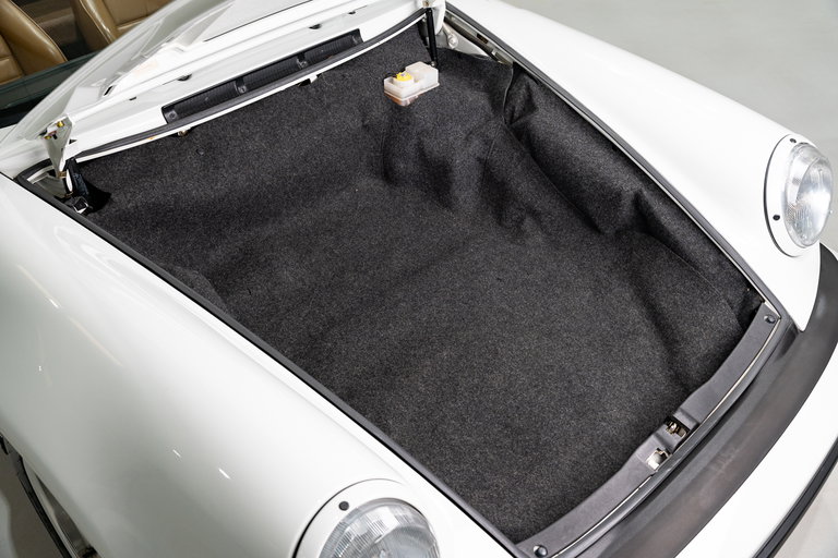 Porsche 911 Carrera 3.2 Speedster (US)