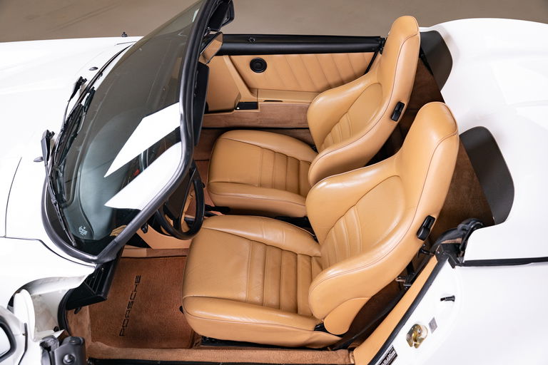 Porsche 911 Carrera 3.2 Speedster (US)