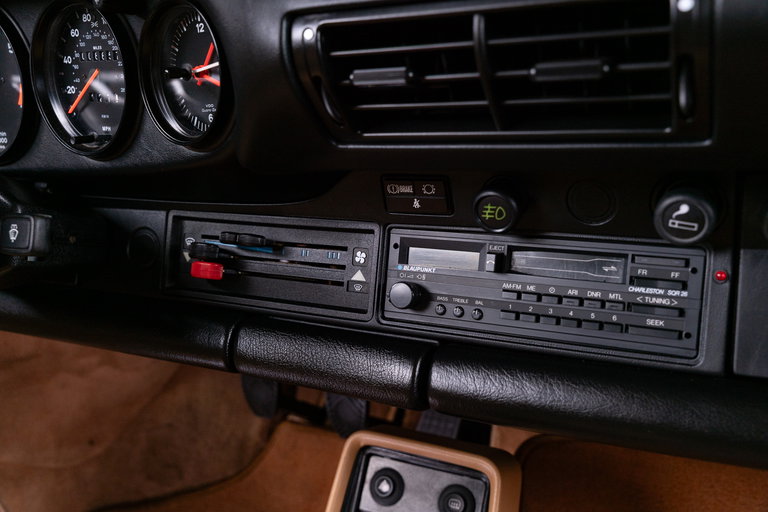 Porsche 911 Carrera 3.2 Speedster (US)