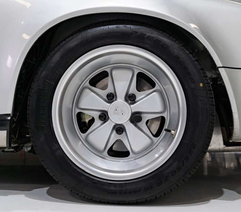 Porsche 911 Carrera 3.2 “25 Jahre 911”