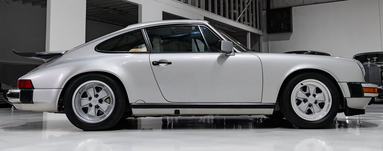 Porsche 911 Carrera 3.2 “25 Jahre 911”