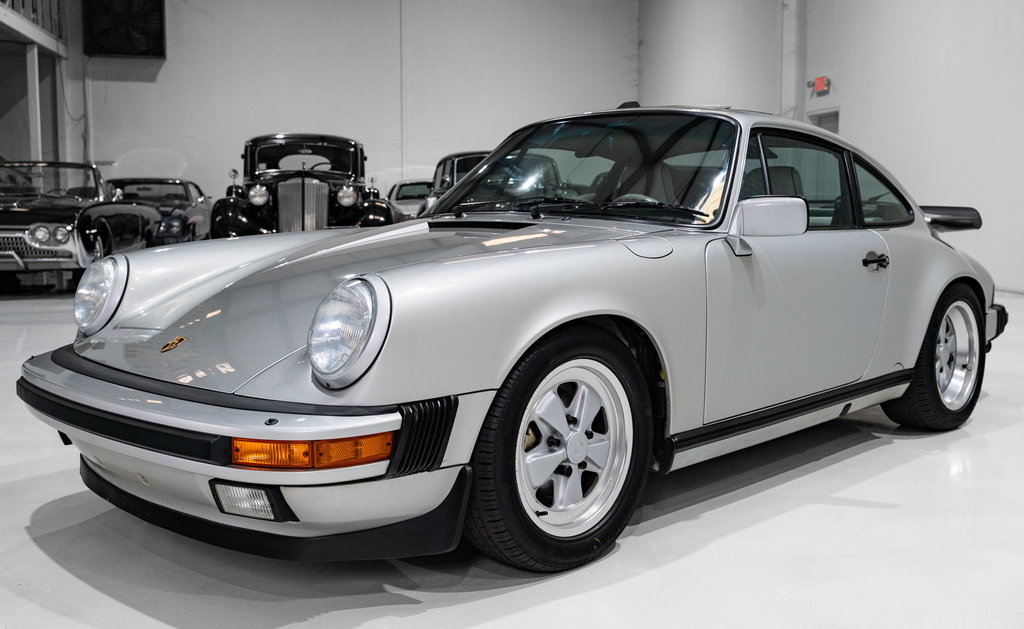 Porsche 911 Carrera 3.2 “25 Jahre 911”