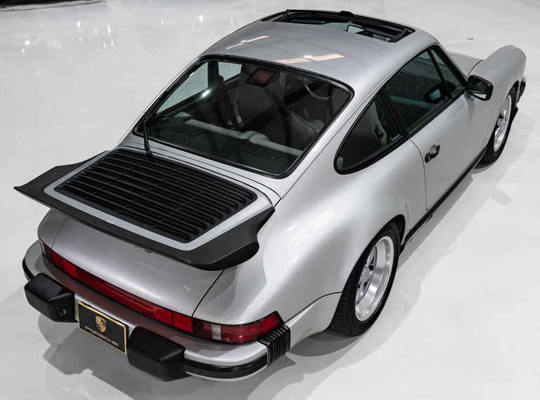 Porsche 911 Carrera 3.2 “25 Jahre 911”
