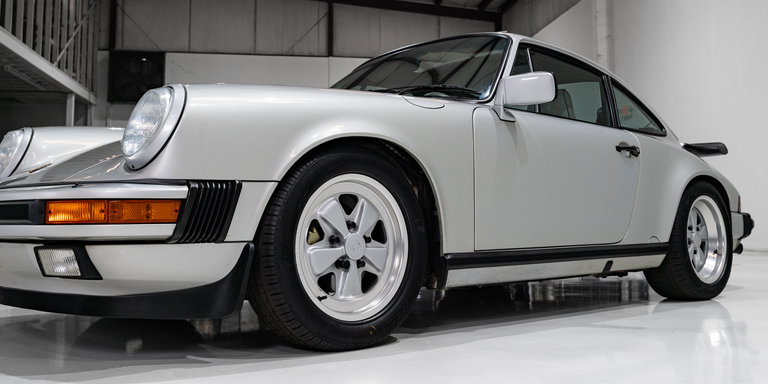 Porsche 911 Carrera 3.2 “25 Jahre 911”