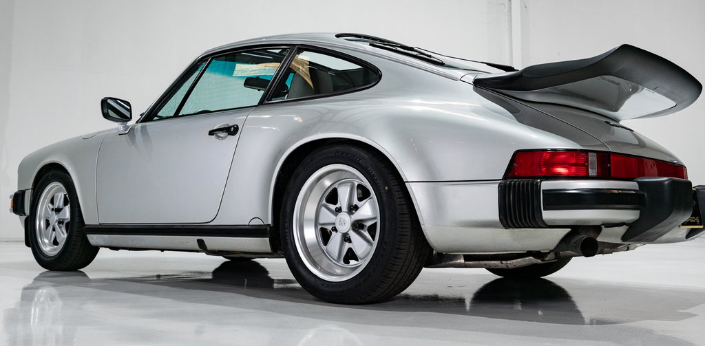 Porsche 911 Carrera 3.2 “25 Jahre 911”