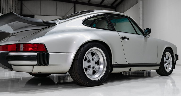Porsche 911 Carrera 3.2 “25 Jahre 911”