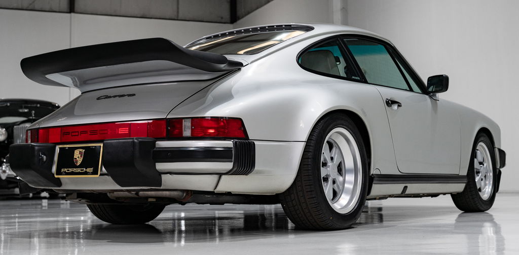 Porsche 911 Carrera 3.2 “25 Jahre 911”