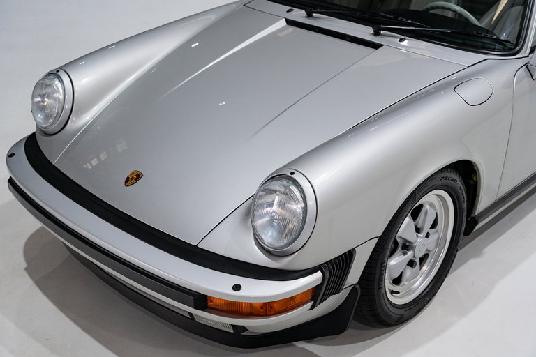Porsche 911 Carrera 3.2 “25 Jahre 911”