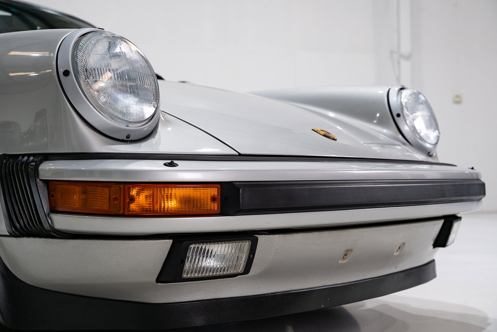 Porsche 911 Carrera 3.2 “25 Jahre 911”