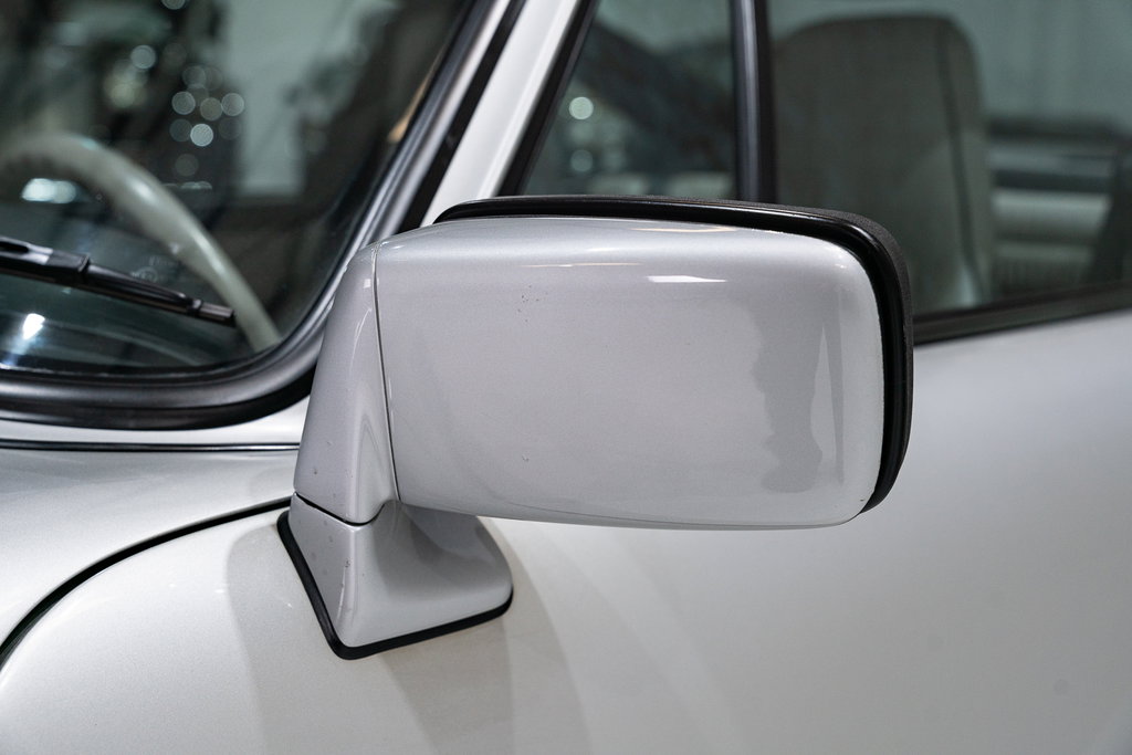 Porsche 911 Carrera 3.2 “25 Jahre 911”