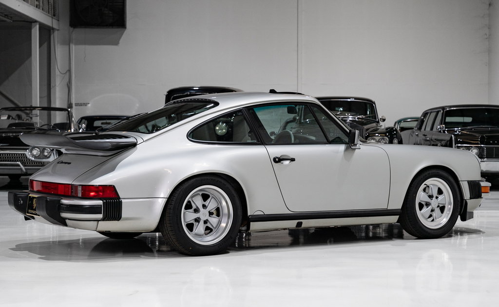 Porsche 911 Carrera 3.2 “25 Jahre 911”