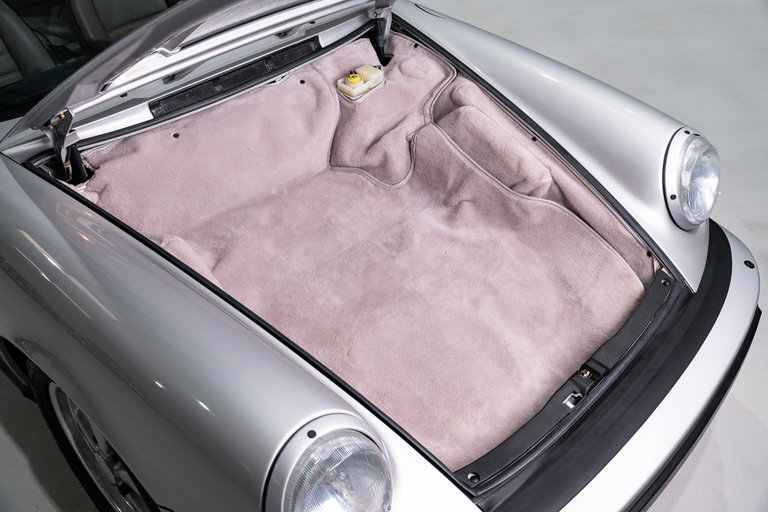 Porsche 911 Carrera 3.2 “25 Jahre 911”