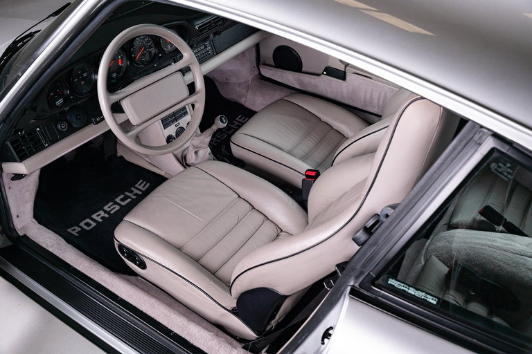 Porsche 911 Carrera 3.2 “25 Jahre 911”