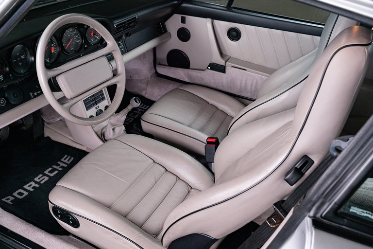 Porsche 911 Carrera 3.2 “25 Jahre 911”