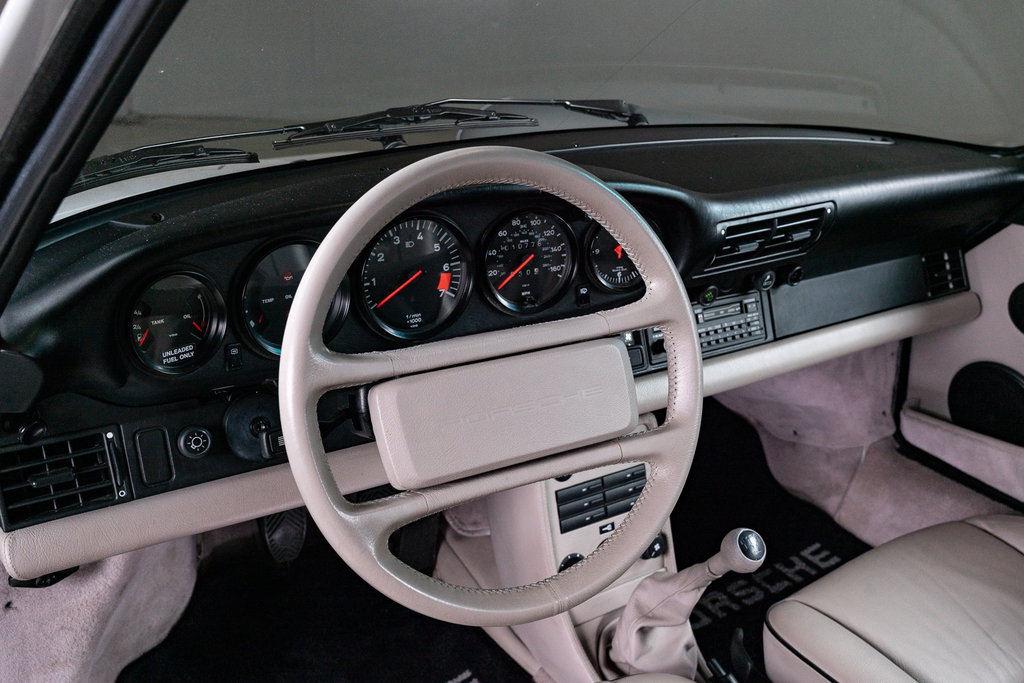 Porsche 911 Carrera 3.2 “25 Jahre 911”