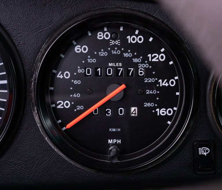 Porsche 911 Carrera 3.2 “25 Jahre 911”