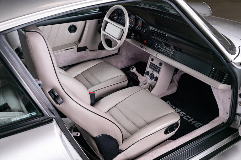 Porsche 911 Carrera 3.2 “25 Jahre 911”