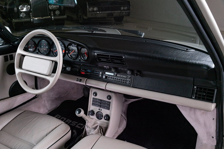 Porsche 911 Carrera 3.2 “25 Jahre 911”