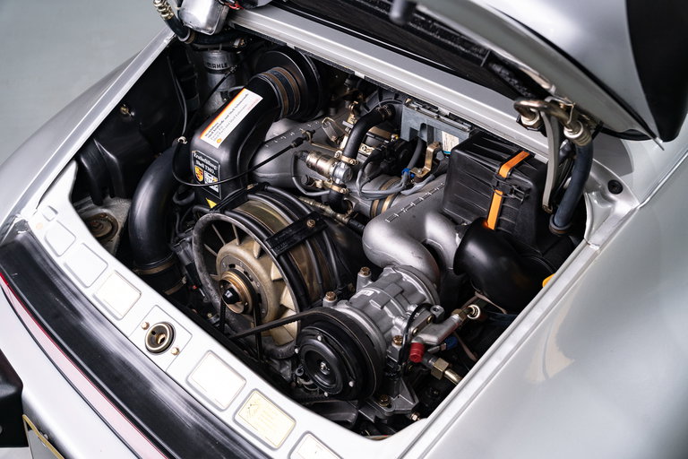 Porsche 911 Carrera 3.2 “25 Jahre 911”