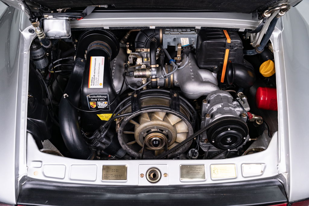 Porsche 911 Carrera 3.2 “25 Jahre 911”