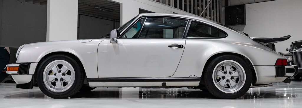 Porsche 911 Carrera 3.2 “25 Jahre 911”