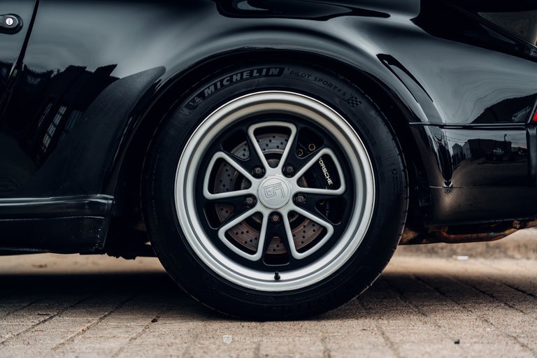 Porsche 911 Turbo 3.3 (US)