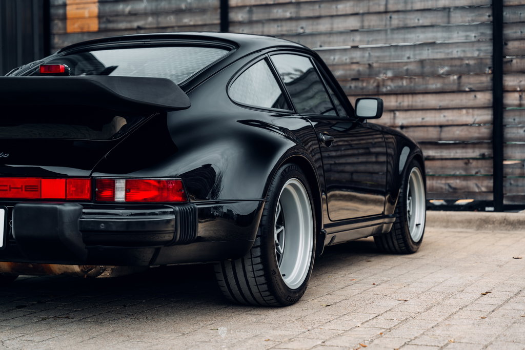 Porsche 911 Turbo 3.3 (US)