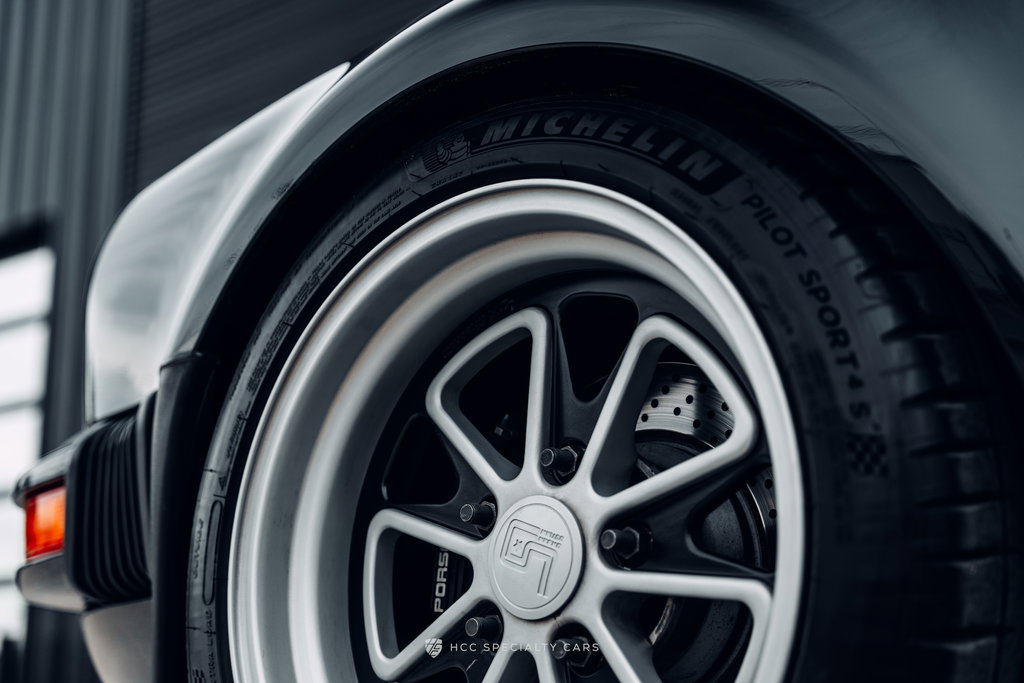 Porsche 911 Turbo 3.3 (US)